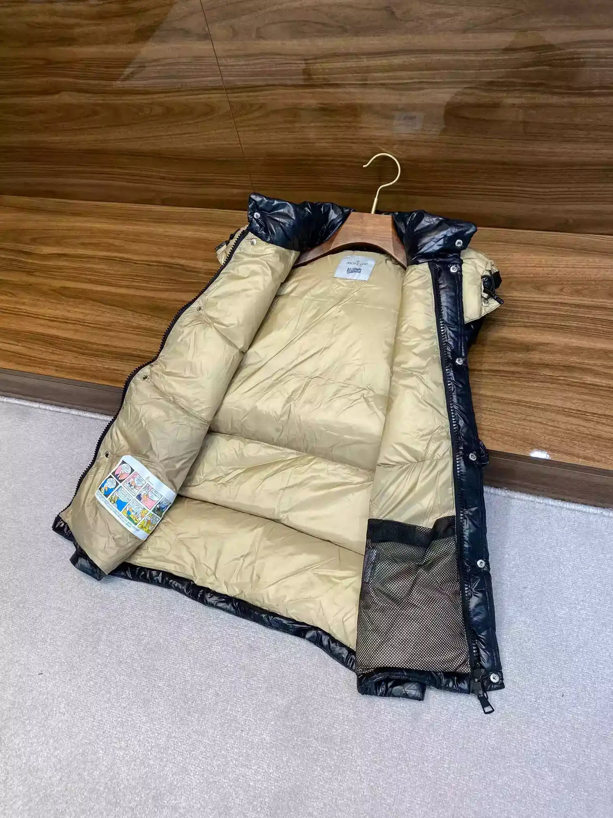 Moncler Dryden Short Down Vest - Black