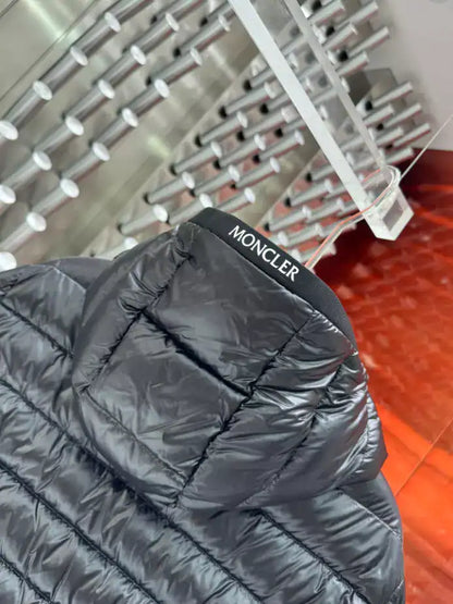 Moncler Galion Short Down Jacket - Black