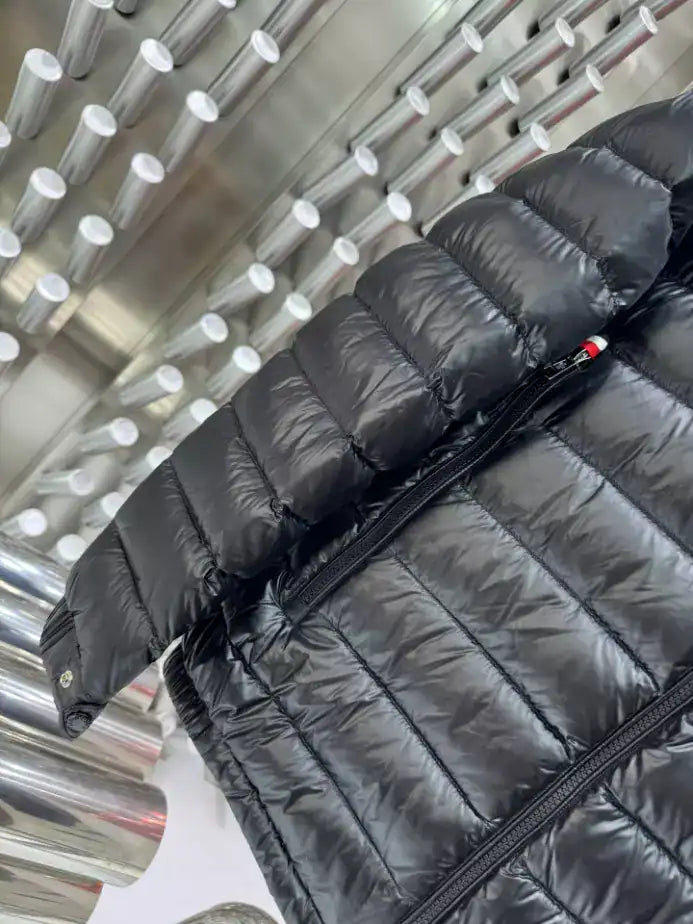 Moncler Galion Short Down Jacket - Black