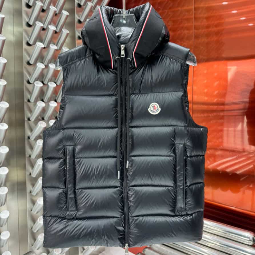 Moncler Luiro Down Vest - Black