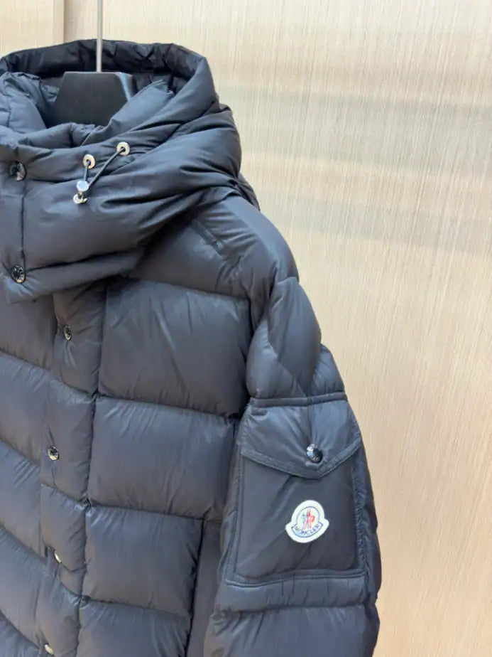 Moncler Vezere Short Down Jacket - Black