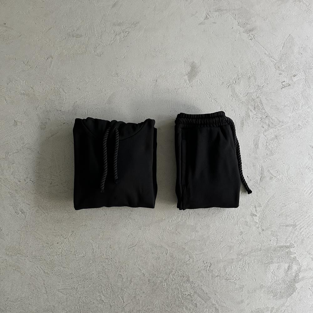 Syn Tracksuit - Black/Red