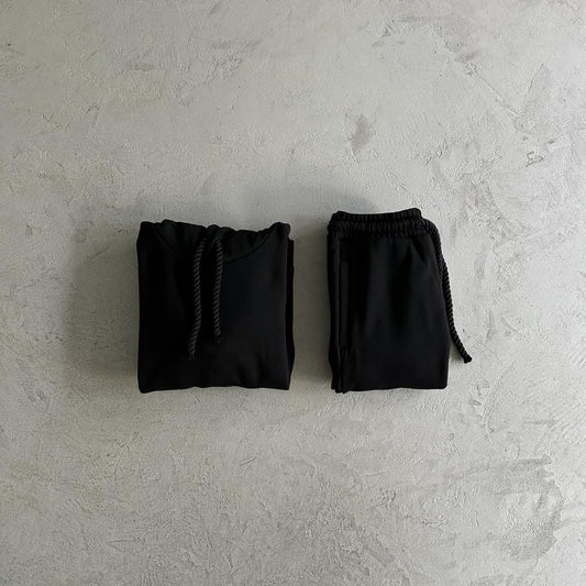 Syn Tracksuit - Black/Red