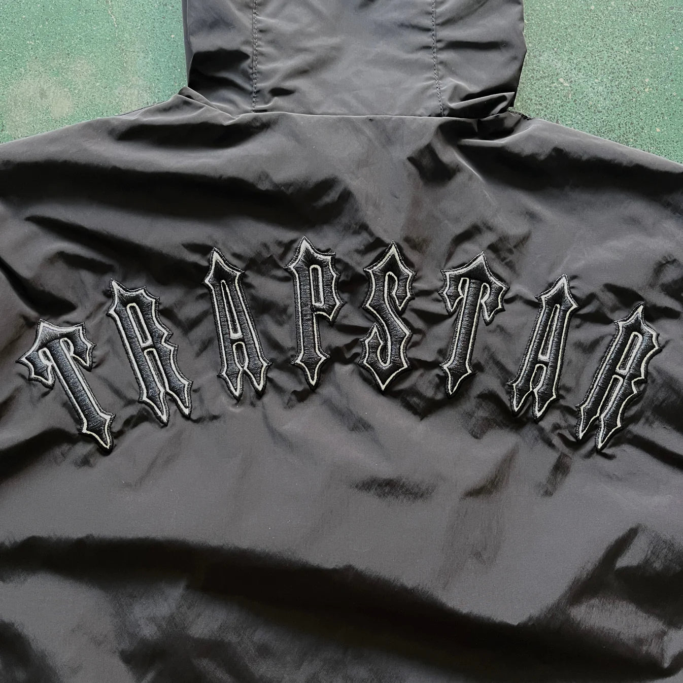 TS Irongate T Windbreaker - Black
