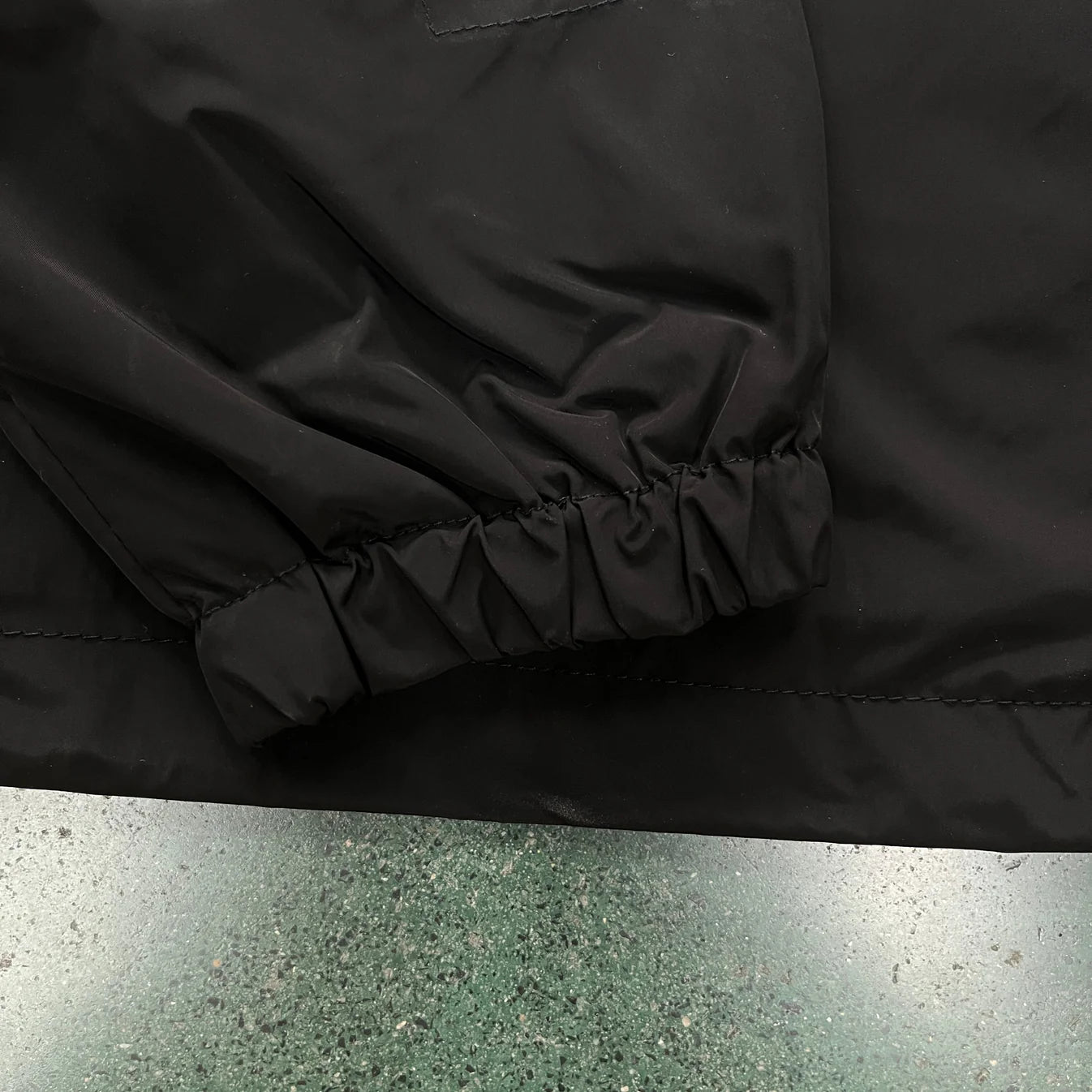 TS Irongate T Windbreaker - Black/Red