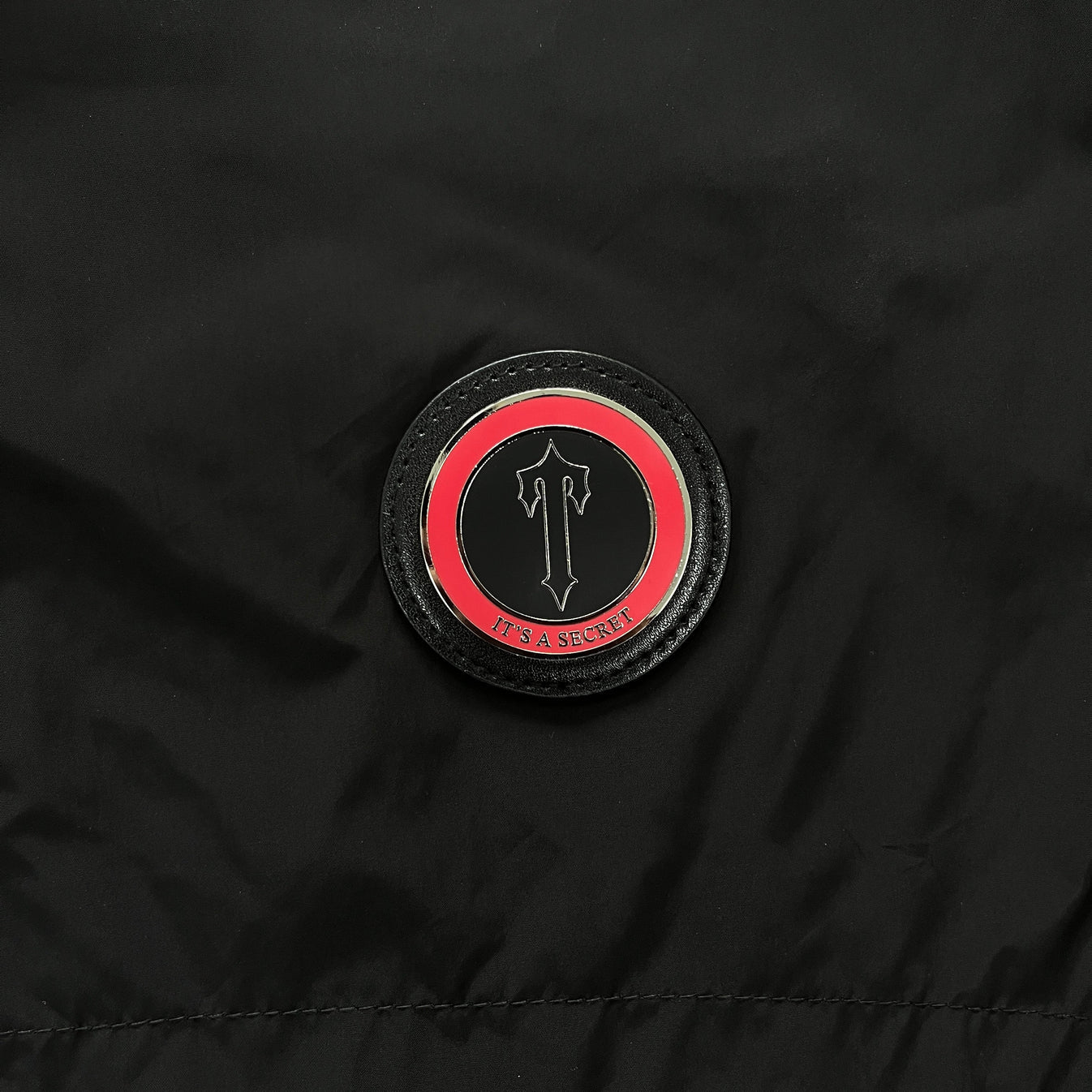 TS Irongate T Windbreaker - Black/Red