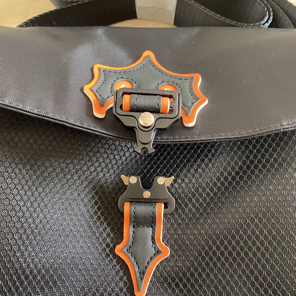 TS Messenger Bag 1.0 - Black/Orange
