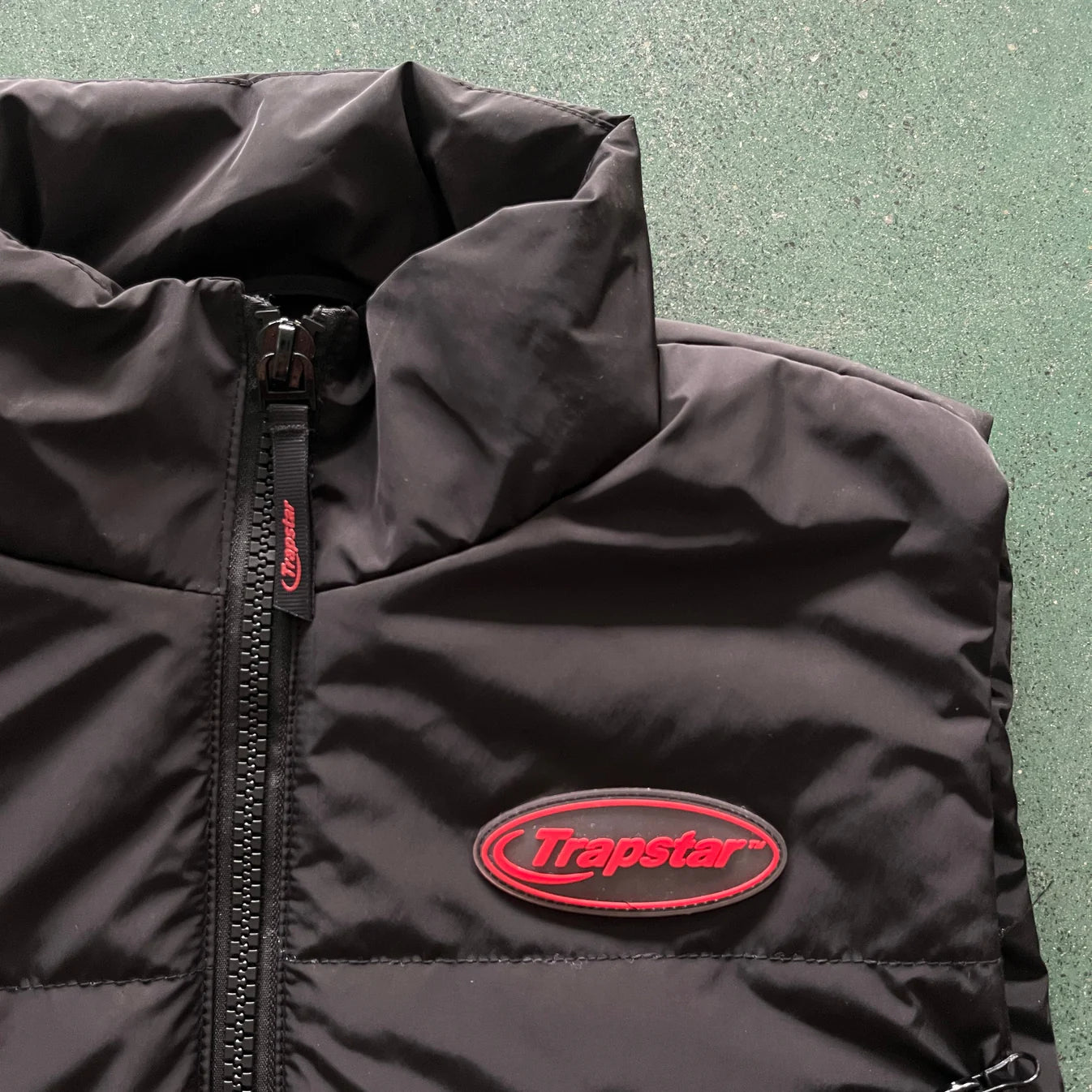 TS Hyperdrive Sleeveless Jacket - Black/Red