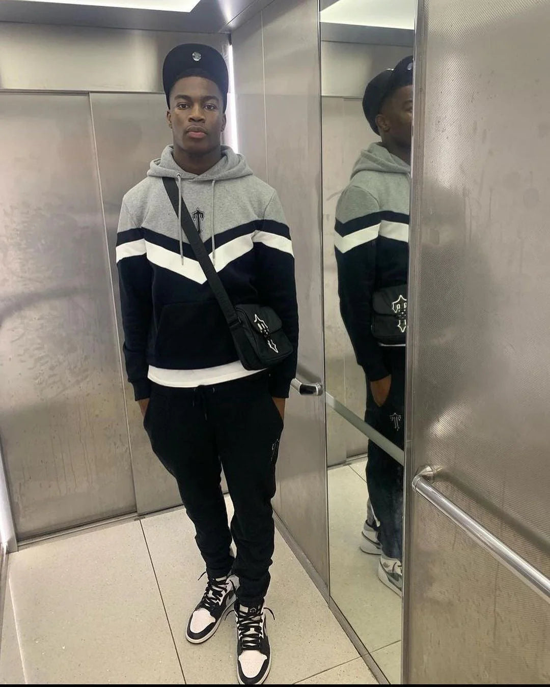 TS V-Stripe Tracksuit - Black/Grey