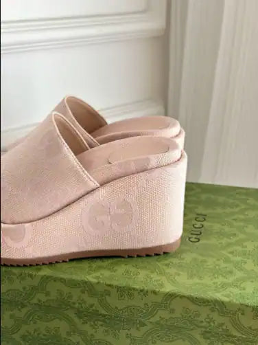 Women's Gucci GG Plaform Sandals - Pink
