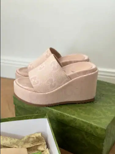 Women's Gucci GG Plaform Sandals - Pink