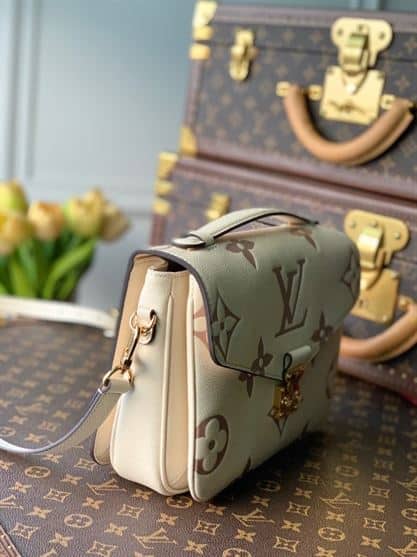 LV Pochette Metis Bag - White