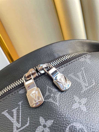 LV Discovery Bumbag - Black