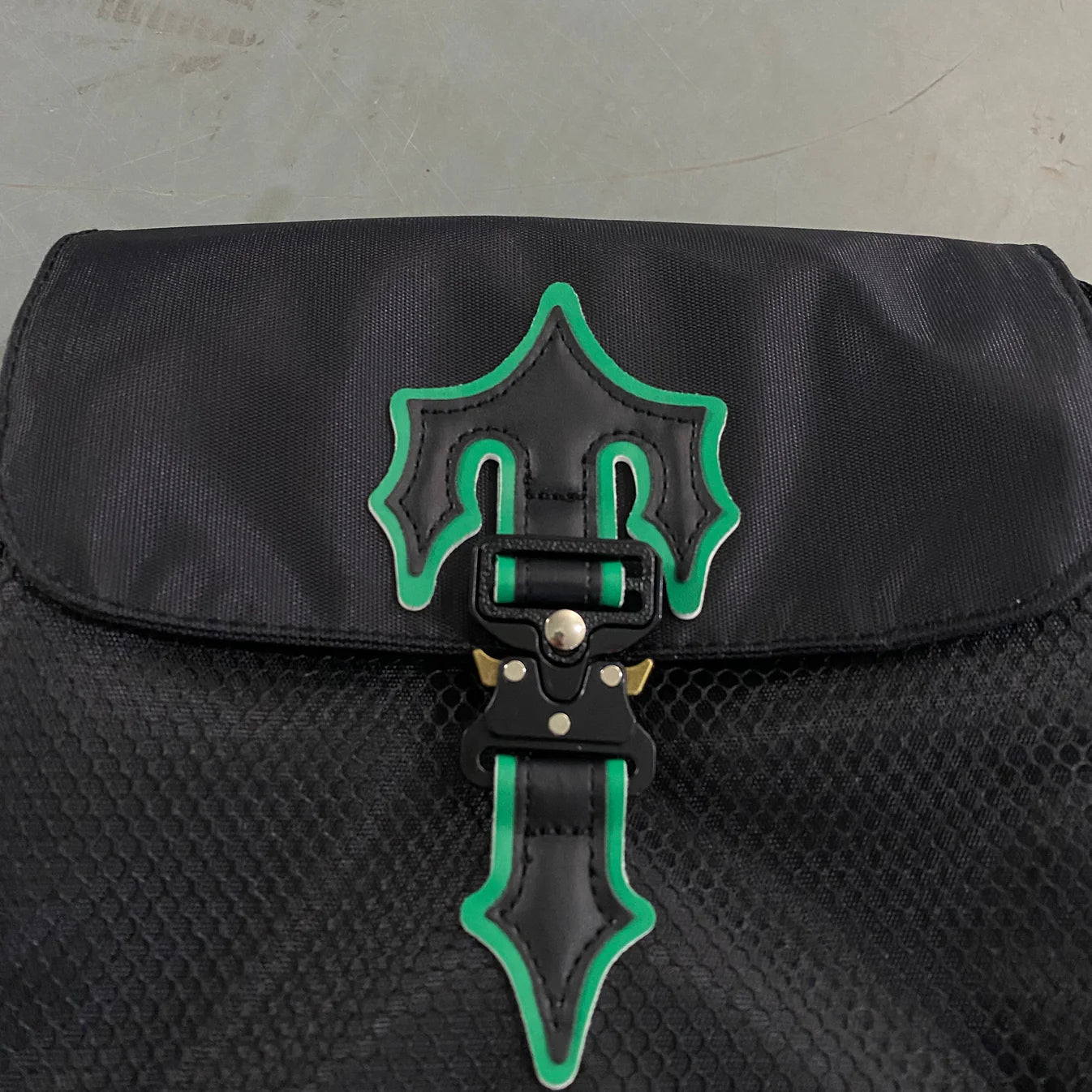 TS Messenger Bag 1.0 - Black/Green
