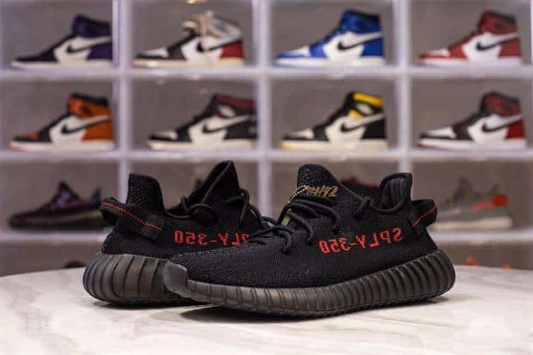 Yeezy Boost 350 V2 - Black Red