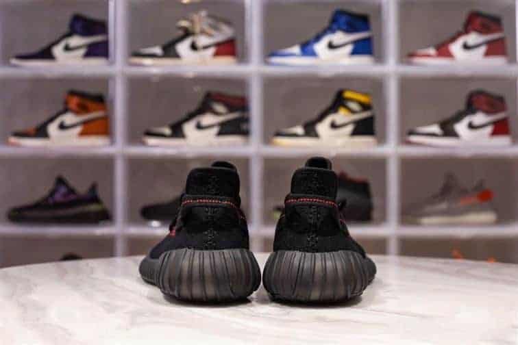Yeezy Boost 350 V2 - Black Red