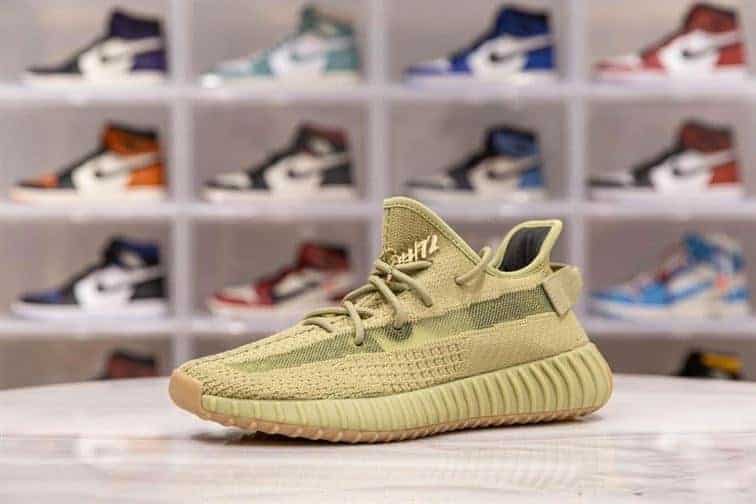 Yeezy Boost 350 V2 - Sulfur