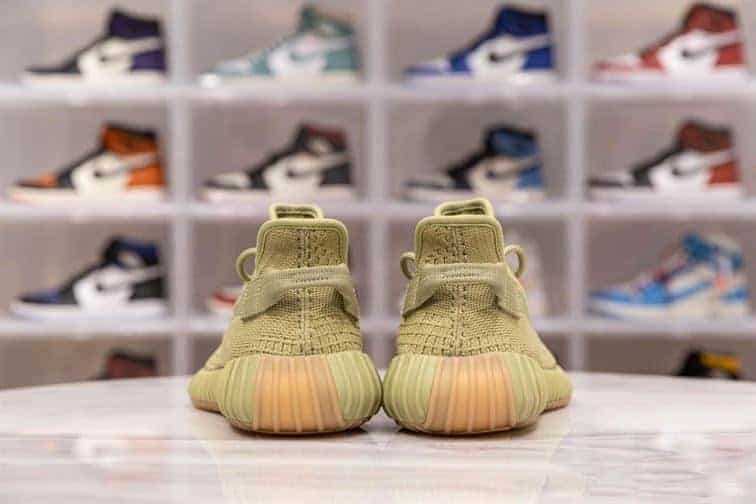 Yeezy Boost 350 V2 - Sulfur