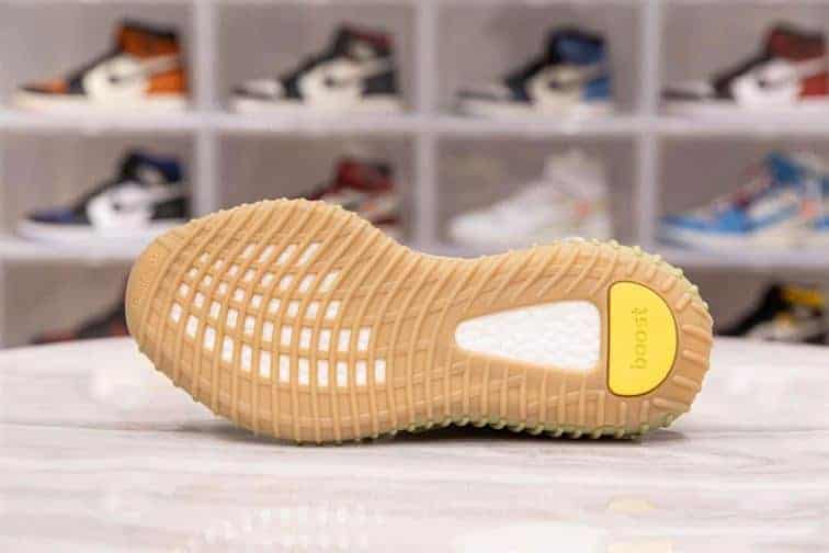 Yeezy Boost 350 V2 - Sulfur