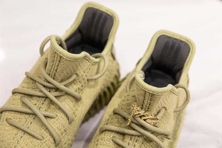 Yeezy Boost 350 V2 - Sulfur