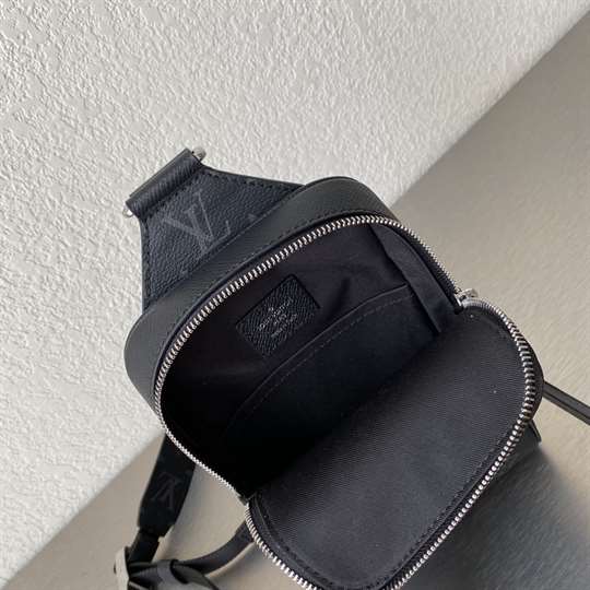 LV Outdoor Slingbag - Black