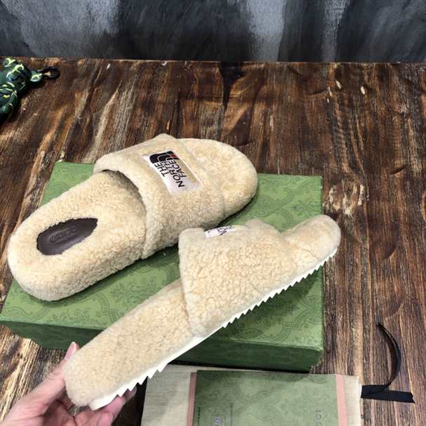 Gucci x The North Face Fur Sandals - Beige