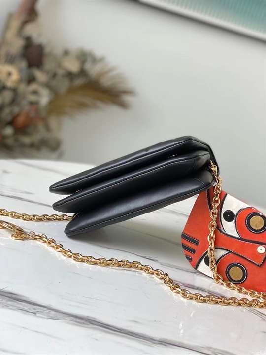 LV Pochette Coussin - Black