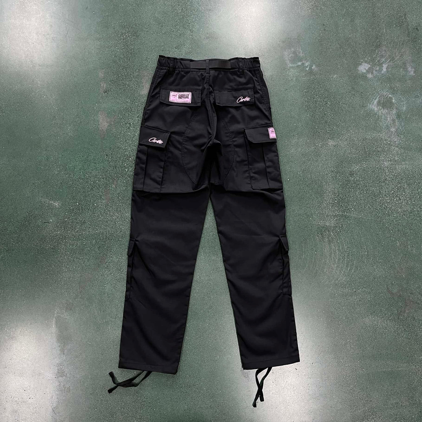 Crtez Island Cargo Pants - Black/Pink