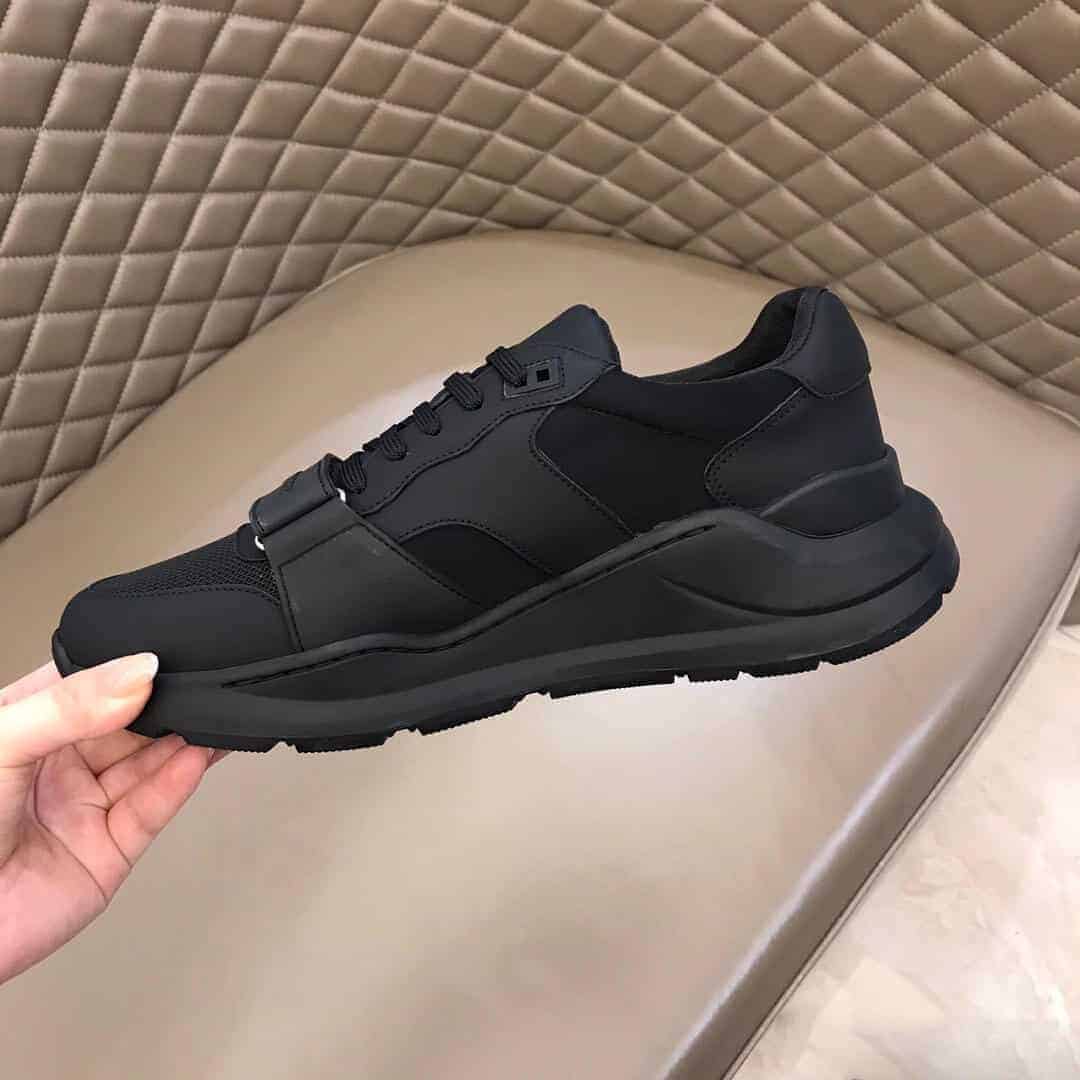 Burberry Regis  Lace-Up Sneakers - Black