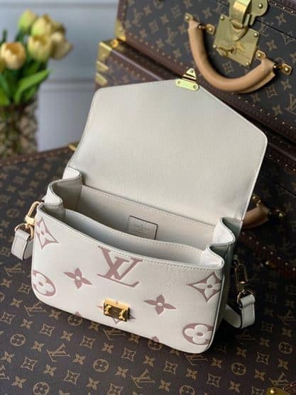 LV Pochette Metis Bag - White