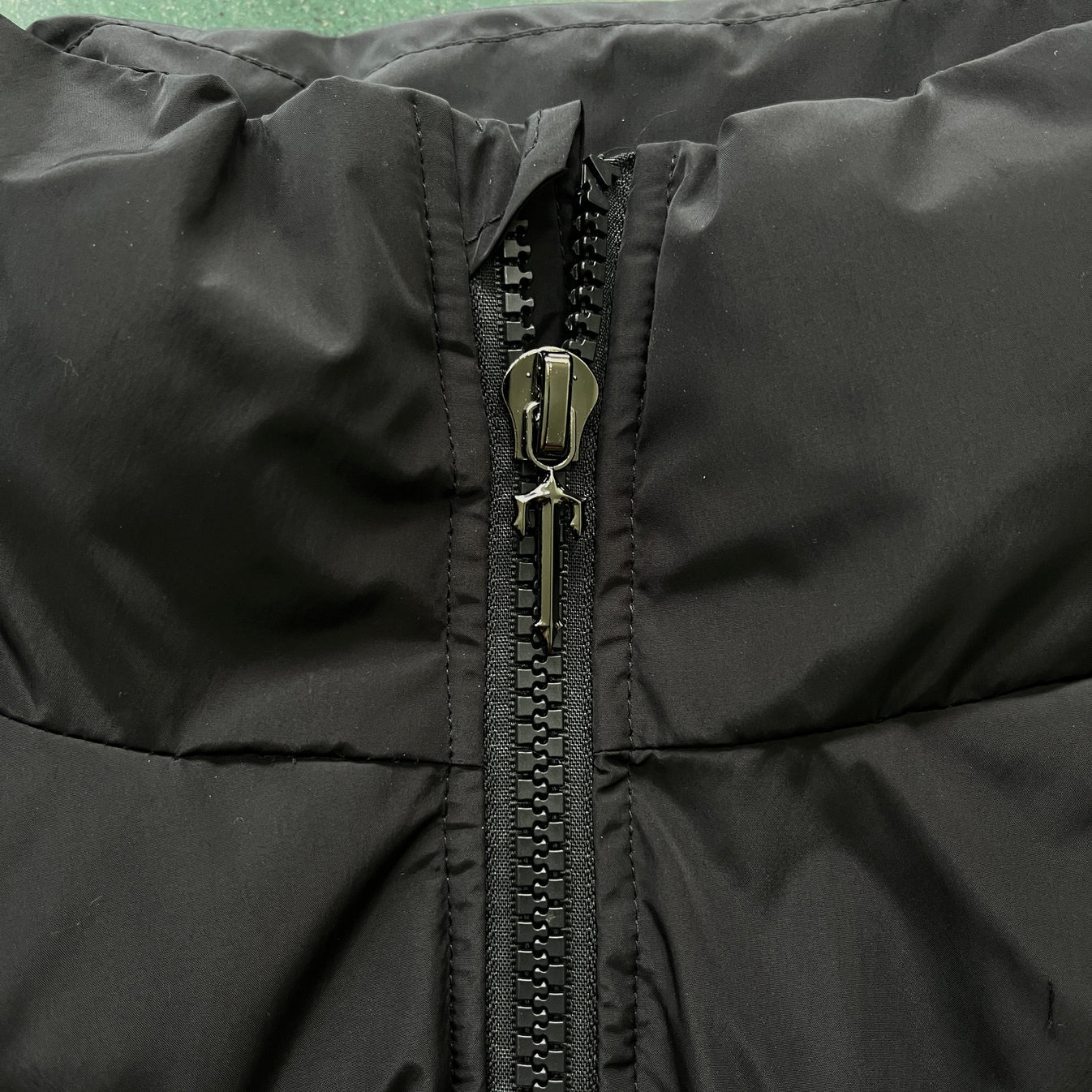 TS Detachable Hooded Puffer Jacket - Black/Red