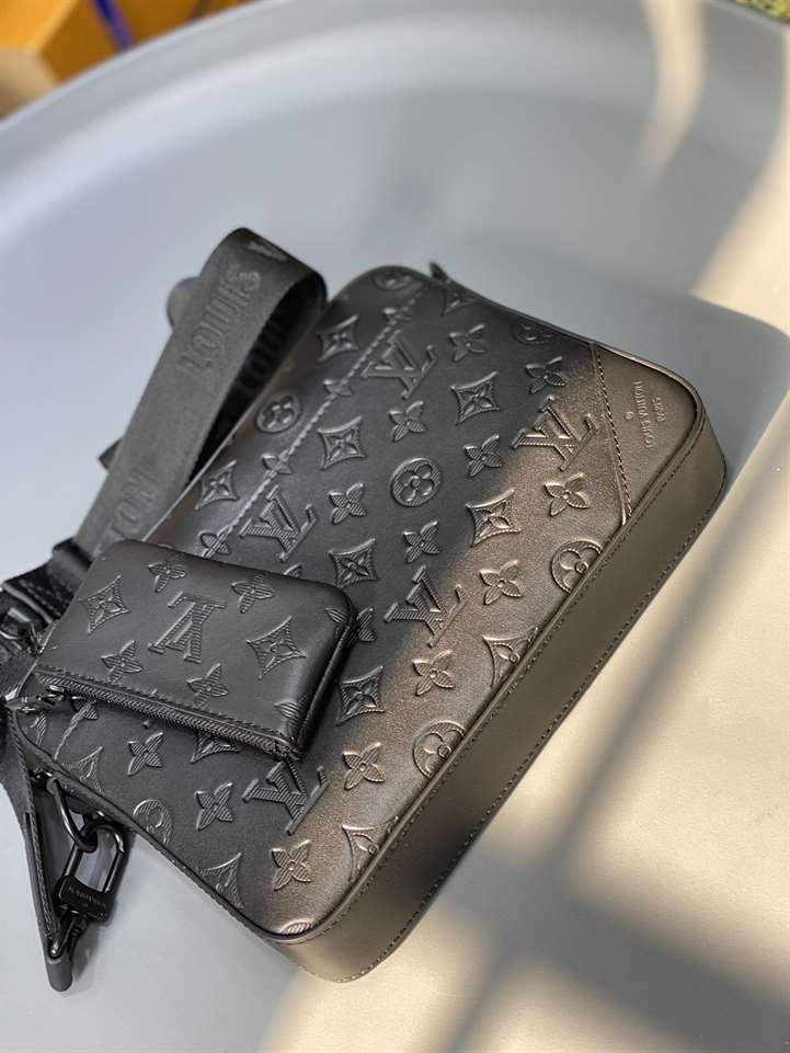 LV Duo Messenger Bag - Black