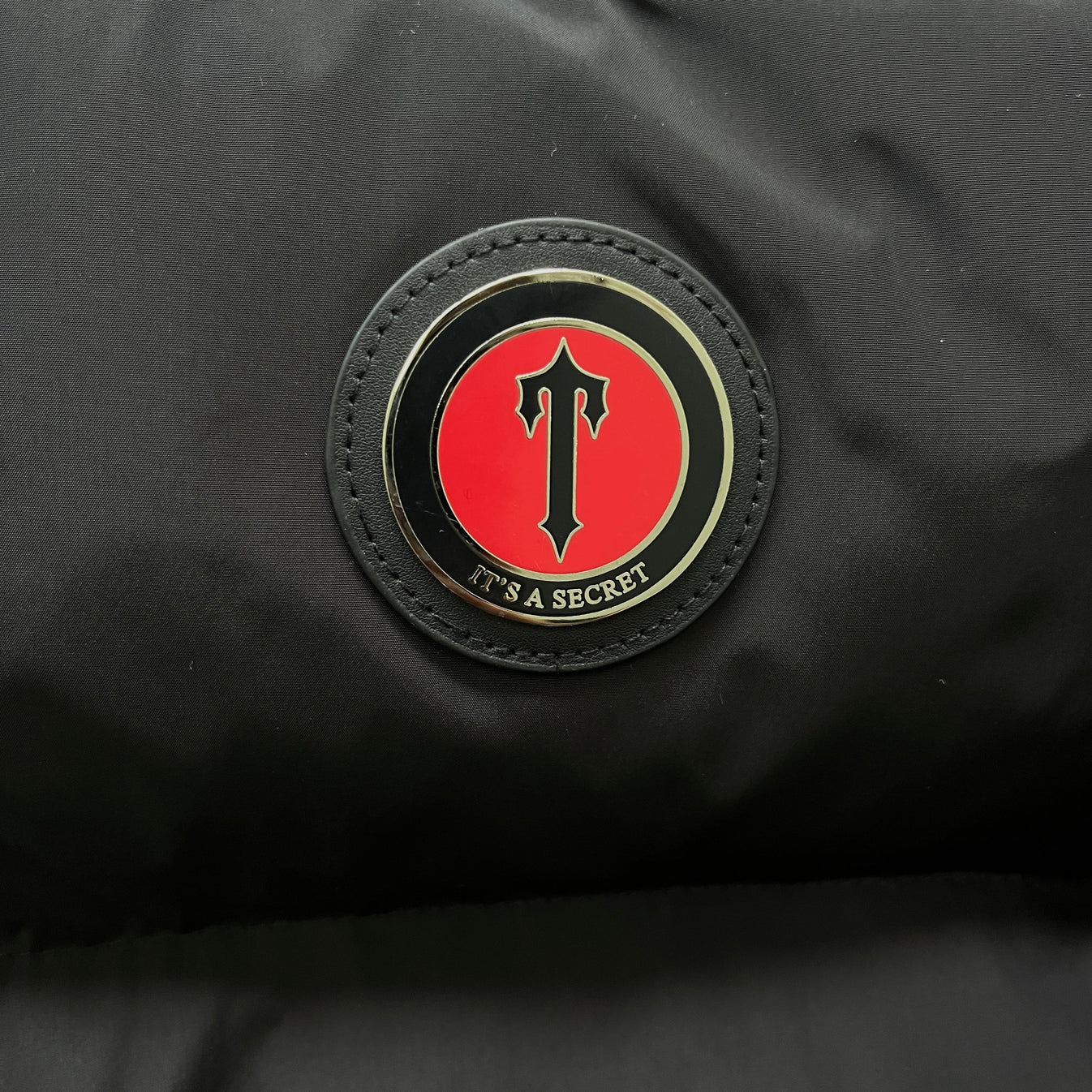 TS Detachable Hooded Puffer Jacket - Black/Red