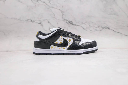 Nike SB Dunk Low - Supreme