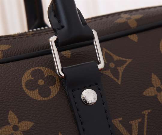 LV Porte-Document Voyage PM Bag - Brown