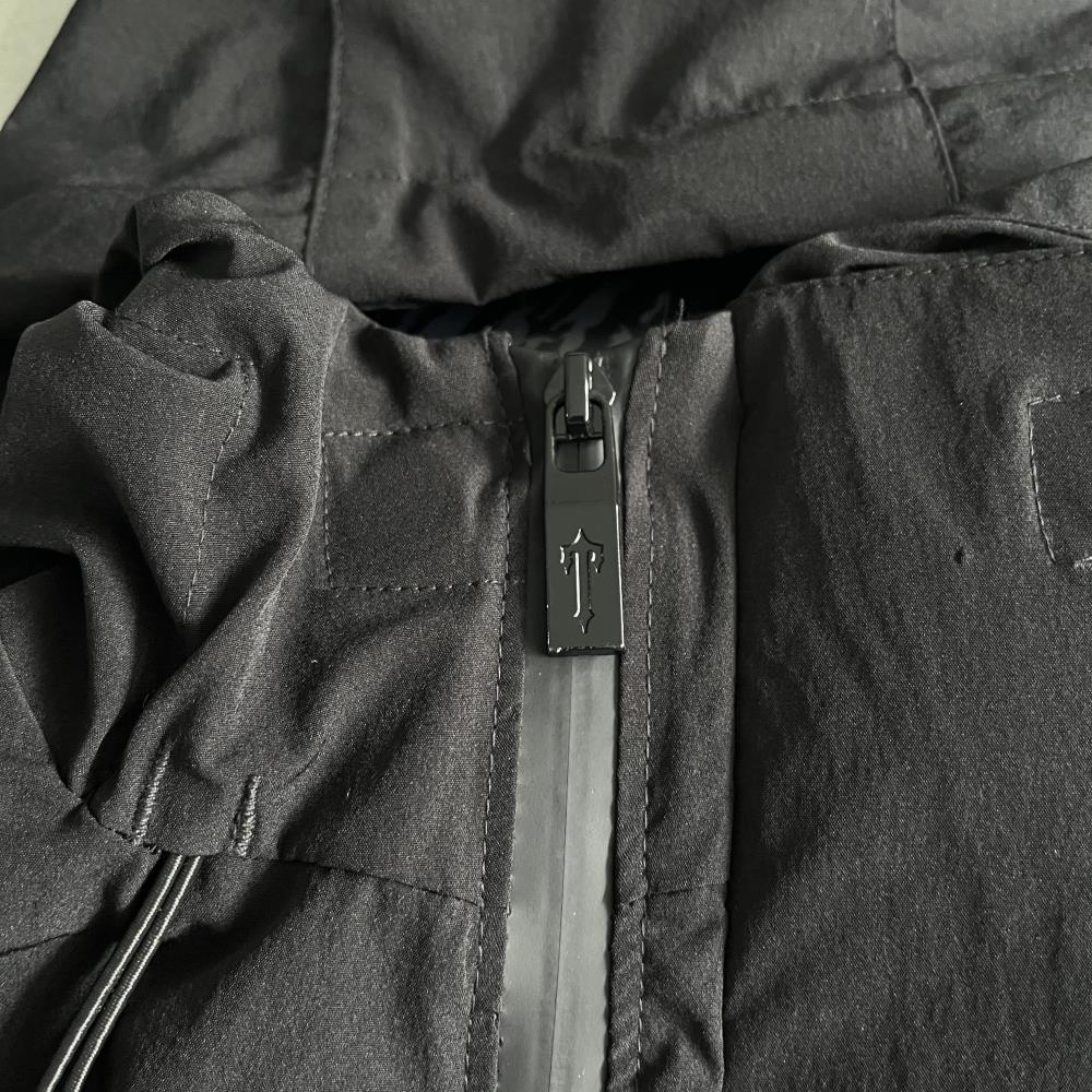TS Decoded Windbreaker - Black