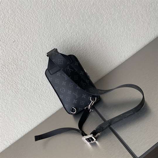 LV Outdoor Slingbag - Black