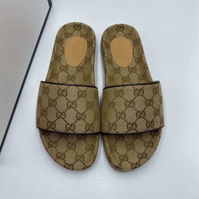 Gucci Classic Slide Sandals - Beige