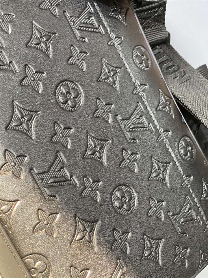 LV Duo Messenger Bag - Black