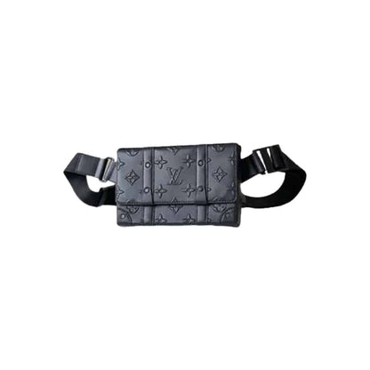 LV Trunk Slingbag - Black