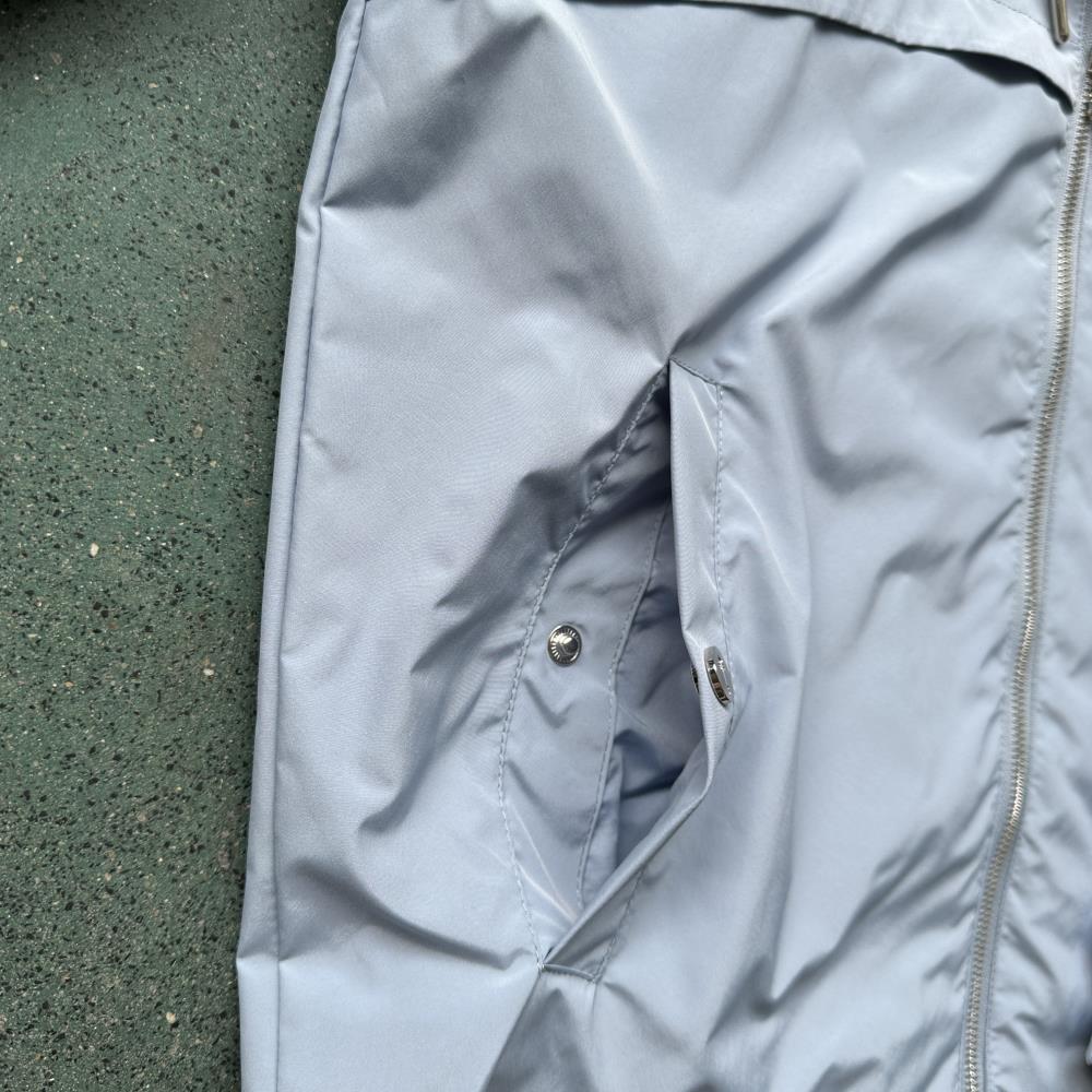 TS Irongate Windbreaker - Light Blue