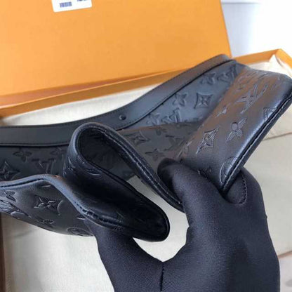 LV Discovery Monogram Leather Pochette - Black