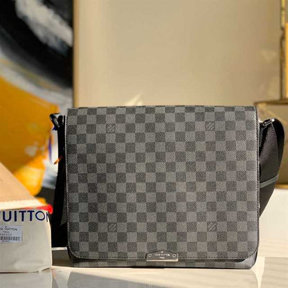 LV District MM Damier Messenger Bag - Black