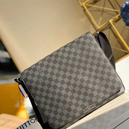 LV District MM Damier Messenger Bag - Black