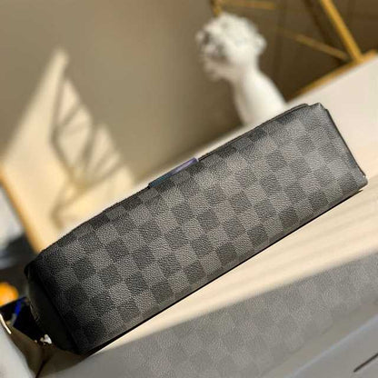 LV District MM Damier Messenger Bag - Black