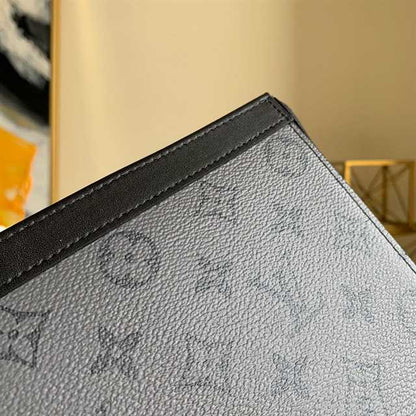LV Voyage MM Canvas Pochette - Grey