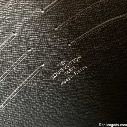 LV Voyage MM Monogram Pochette - Black