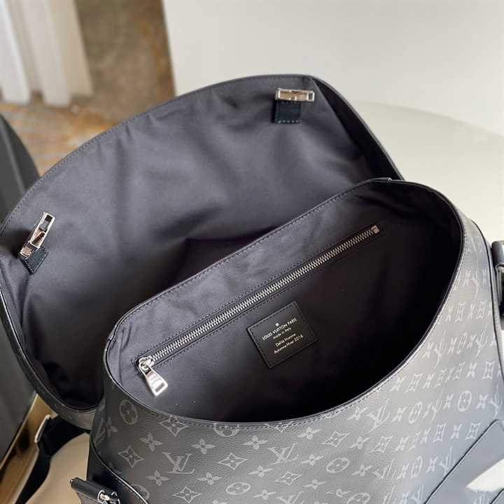 LV Messenger MM Voyager Bag - Black
