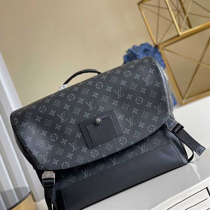 LV Messenger MM Voyager Bag - Black