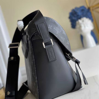 LV Messenger MM Voyager Bag - Black